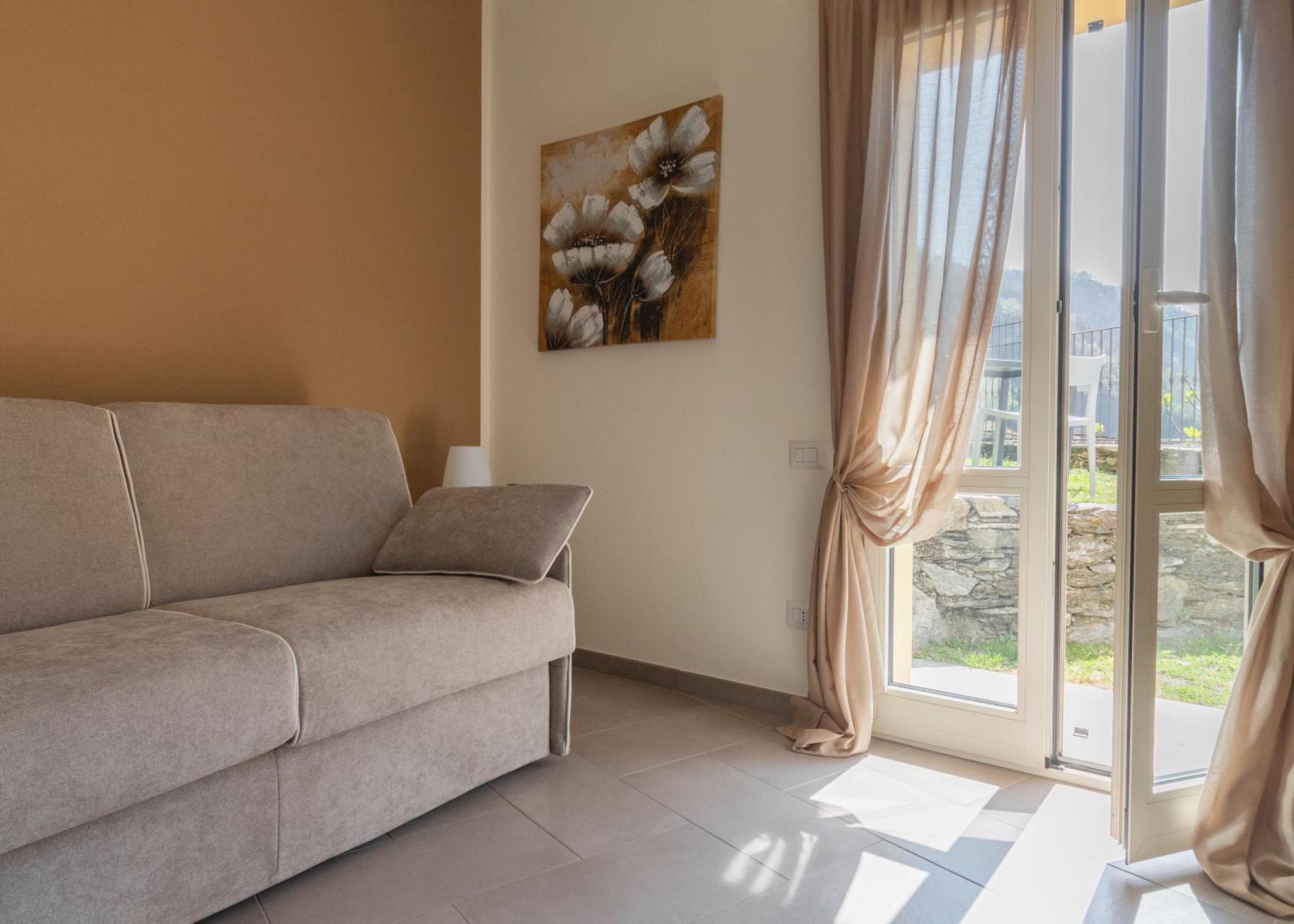 Charming Moment Di Villa Porta - Casa Dolce Luino Exterior photo